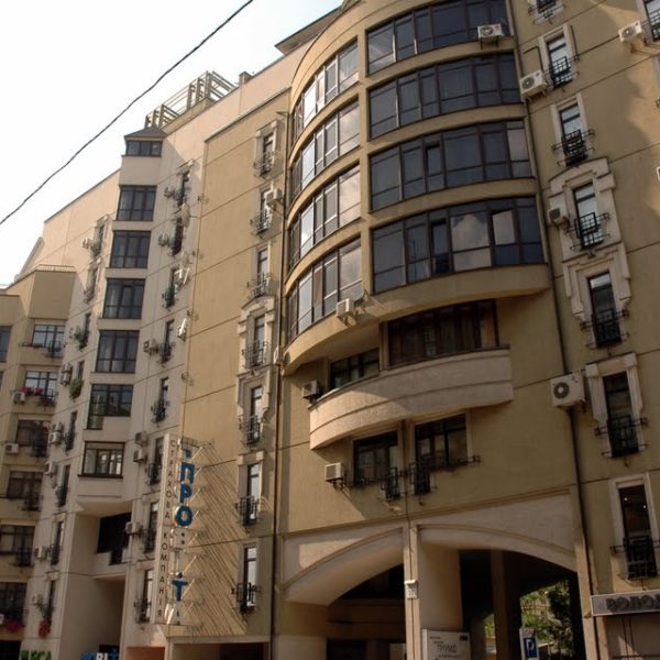 Бульварно-Кудрявска, 36